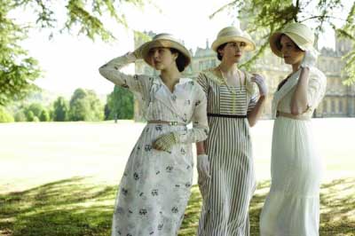 看《唐顿庄园》学英式俚语:睡到自然醒